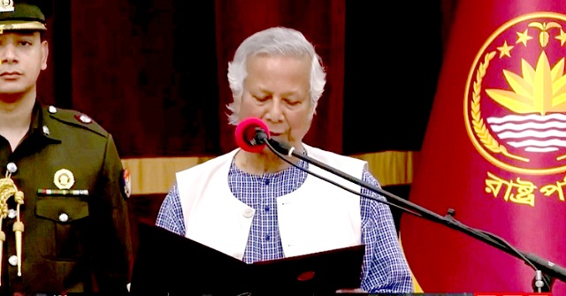 অন্তর্বর্তী সরকারপ্রধান হিসেবে শপথ নিলেন ড. ইউনূস