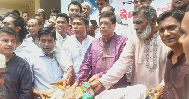 চরফ্যাশনে হতদরিদ্রের মাঝে ঈদ উপহার বিতরণ