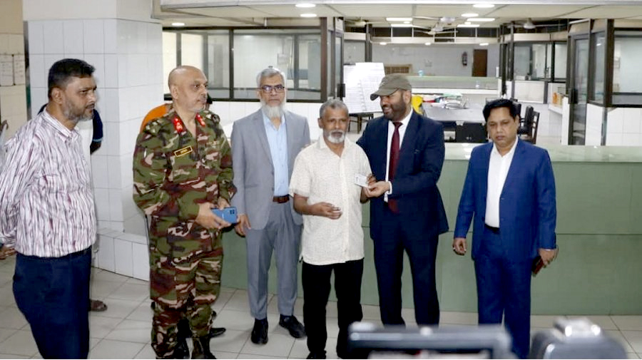 জুলাই আন্দোলনে আহতদের স্মার্ট কার্ড দিলো ইসি