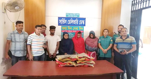 বরিশালে ১০ কেজি গাঁজাসহ আটক ৪