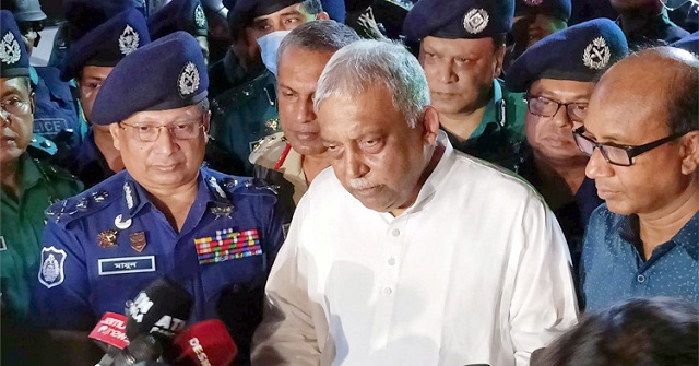 নিহত পুলিশ সদস্যকে কুপিয়ে হত্যা করেছে ছাত্রদল নেতা, ফুটেজ আছে