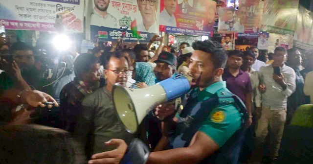 সমাবেশস্থল থেকে বিএনপি-আ’লীগের নেতাকর্মীদের সরে যেতে বলেছে ডিএমপি