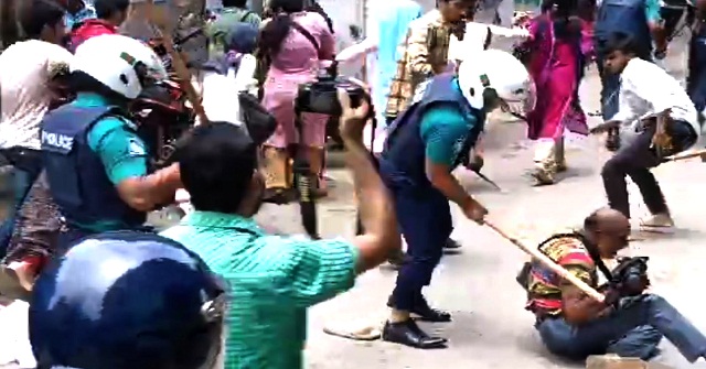 বরিশালে আন্দোলনকারীদের ওপর পুলিশের লাঠিচার্জ, সাংবাদিকসহ আহত ১৫
