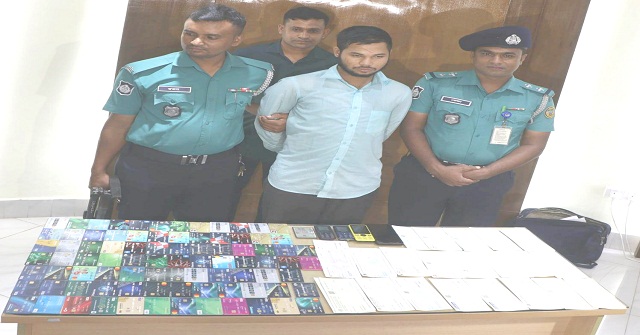 ‘ডলারভর্তি লাগেজ’ ছাড়াতে ৭৮ লাখ টাকা গেল রত্নেশ্বর মাঝির