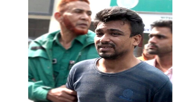 বরিশাল ডিসি অফিসে ঢুকে কর্মকর্তাকে মারধর: যুবক আটক