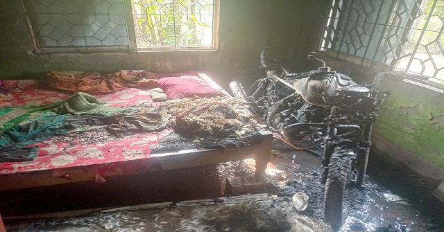 বাবুগঞ্জে গভীর রাতে ঘরে থাকা মোটর সাইকেলে আগুন