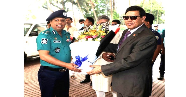 নির্বাচন কমিশনারের সাথে বিএমপি কমিশনারের সাক্ষাৎ