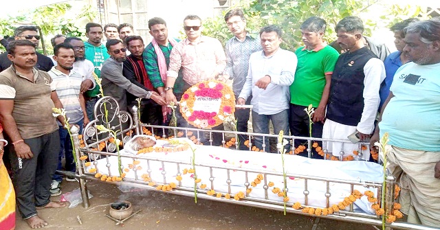 বরিশাল নগরীর হরিজন কলোনির সিতিয়া রানী মৃত্যুতে জাহিদ ফারুক শামীমের পক্ষে শ্রদ্ধাঞ্জলি 