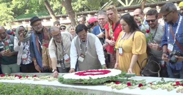 বঙ্গবন্ধুর সমাধিতে ১১৪ দেশের চিত্রশিল্পীর শ্রদ্ধা