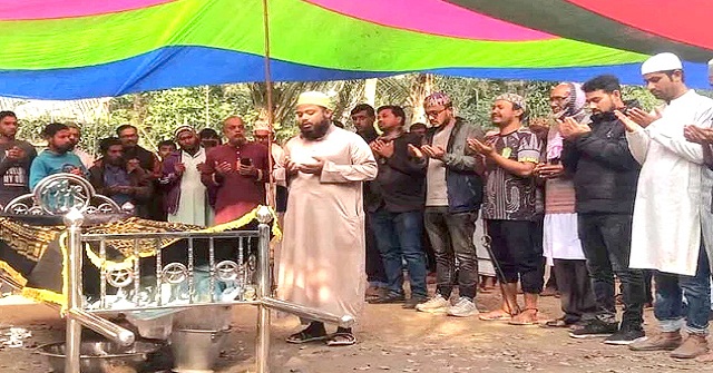 ডান্ডাবেড়ি পায়ে বাবার জানাজায় ছাত্রদল নেতা