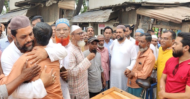অসহায় ইসমাইলের মুখে হাসি ফোটালেন উপজেলা চেয়ারম্যান প্রার্থী এসএম জাকির হোসেন